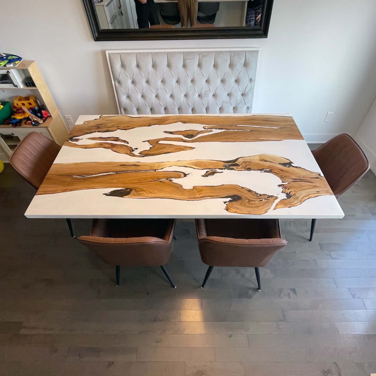 service-wood-white-epoxy-table