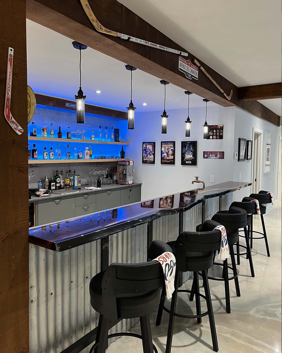 maison-cadieux-black-epoxy-wood-bar